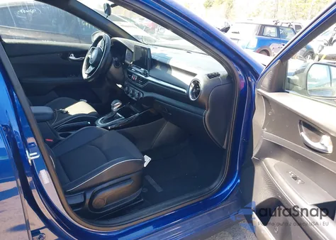 2020 Kia Forte Gt-Line z USA, uszkodzony, nr VIN 3KPF34AD8LE190300